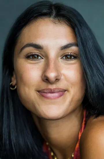 Фотография актёра Нина Сингх