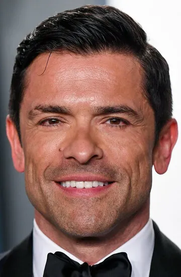 Фотография актёра Марк Консуэлос