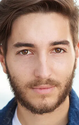 Фотография актёра Майлс Хартфельдер