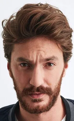 Фотография актёра Сарп Джан Кёроглу