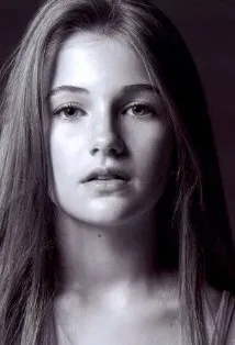 Фотография актёра Эмми Кларк