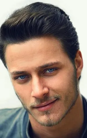 Фотография актёра Бурак Челик