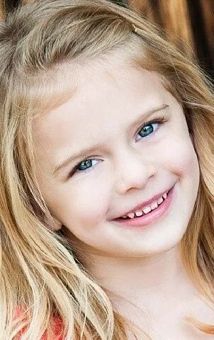 Фотография актёра Райли Крегут