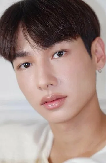 Фотография актёра Аттхапхан Пхунсават