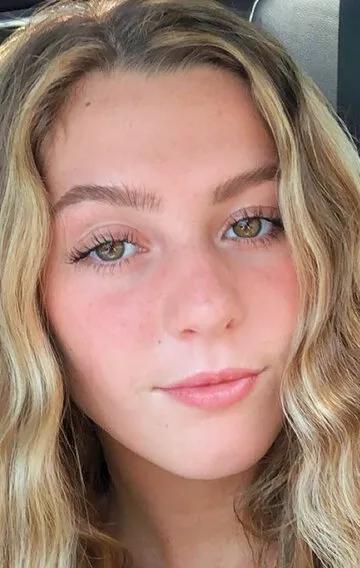 Фотография актёра Хлоя Лэнг