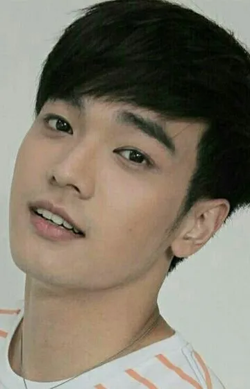 Фотография актёра Оабнитхи Виваттанаваранг