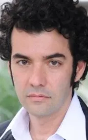 Фотография актёра Густаво Мачадо