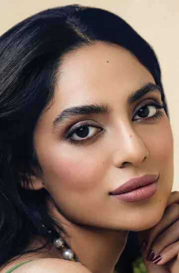 Фотография актёра Собхита Дхулипала