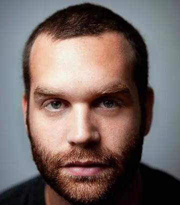 Фотография актёра Харли Моренштейн