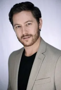 Фотография актёра Адам Йонас Сегальер