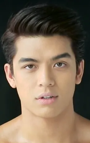 Фотография актёра Вай-Ар Сангнгерн