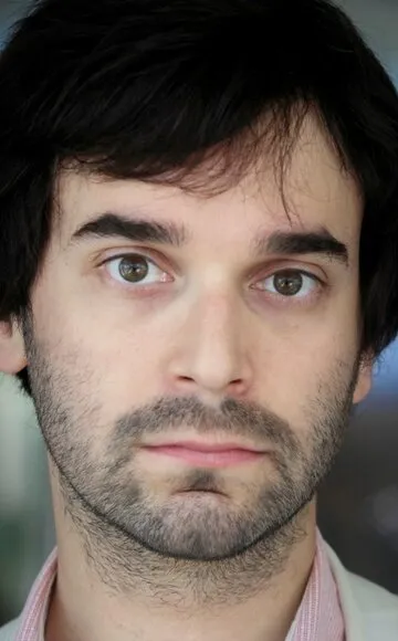 Фотография актёра Алекс Росс Перри