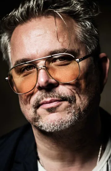 Фотография актёра Эндрю Кевин Уокер