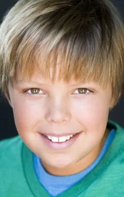 Фотография актёра Кэннон Гауэн