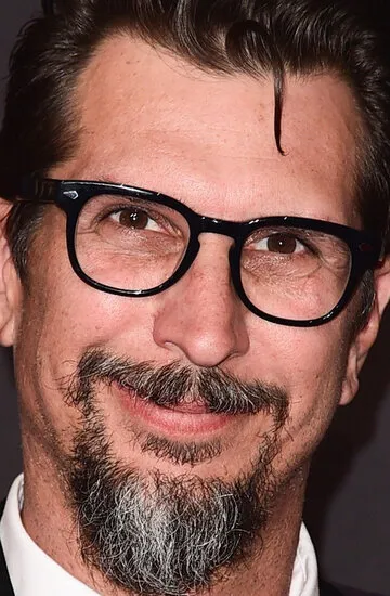 Фотография актёра Лаки Йейтс