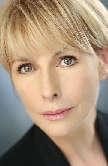 Фотография актёра Лиз Робертсон