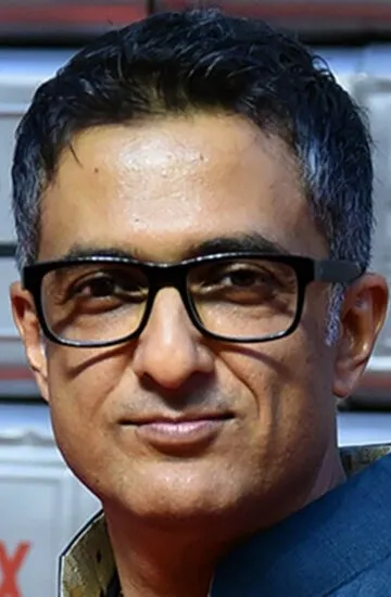 Фотография актёра Санджай Сури