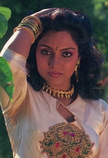 Фотография актёра Мадхави