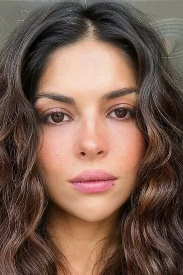 Фотография актёра Япрак Дурмаз