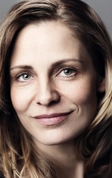 Фотография актёра Шарлотта Йонсон