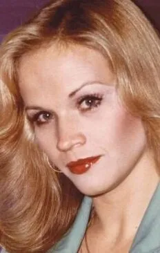 Фотография актёра Линдсэй Блум