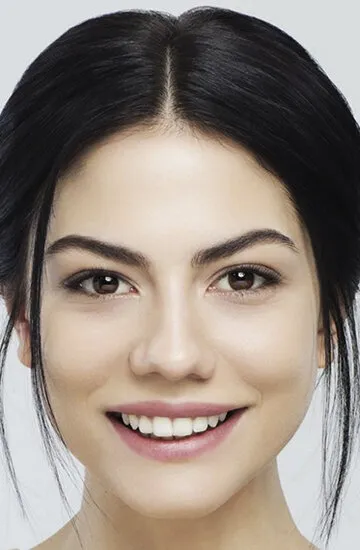 Фотография актёра Демет Оздемир