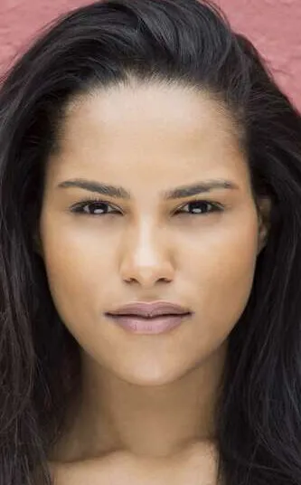 Фотография актёра Саффрон Хокинг