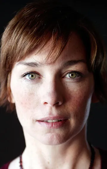 Фотография актёра Джулианна Николсон