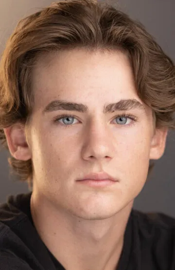 Фотография актёра Брейди Хепнер