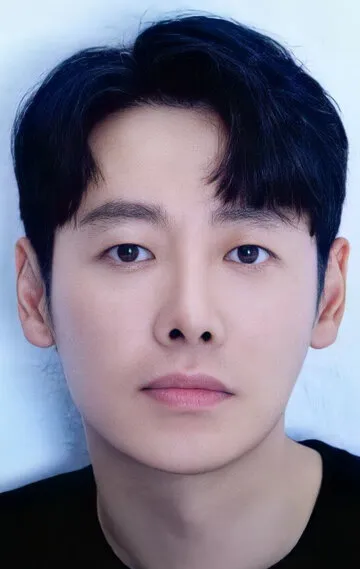 Фотография актёра Ким Дон-ук