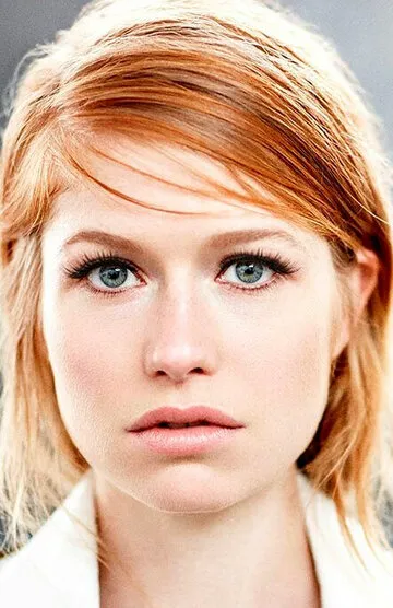 Фотография актёра Женевьева Энджелсон