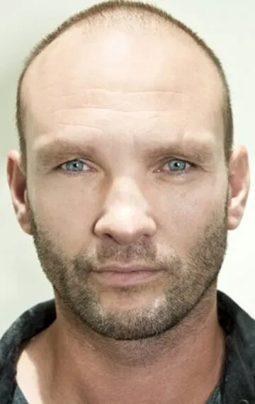 Фотография актёра Эндрю Ховард