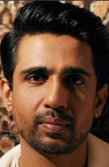 Фотография актёра Гулшан Девайах