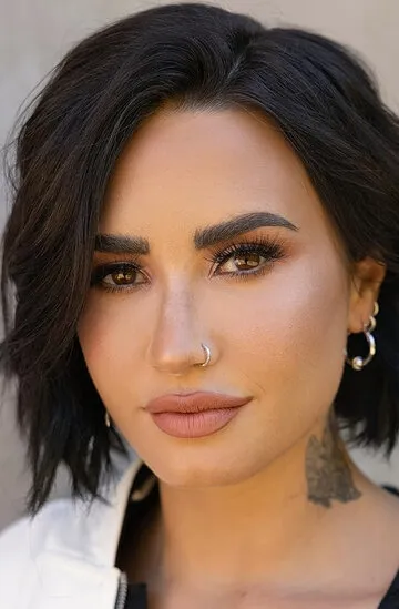 Фотография актёра Деми Ловато