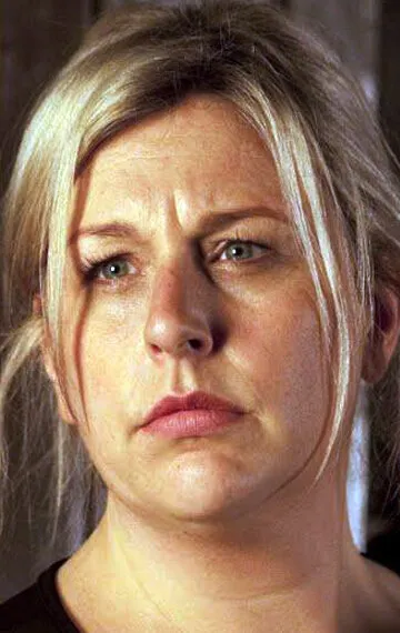 Фотография актёра Ханна Уолтерс