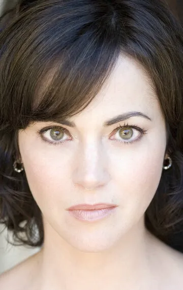 Фотография актёра Джоэнна Гоуинг