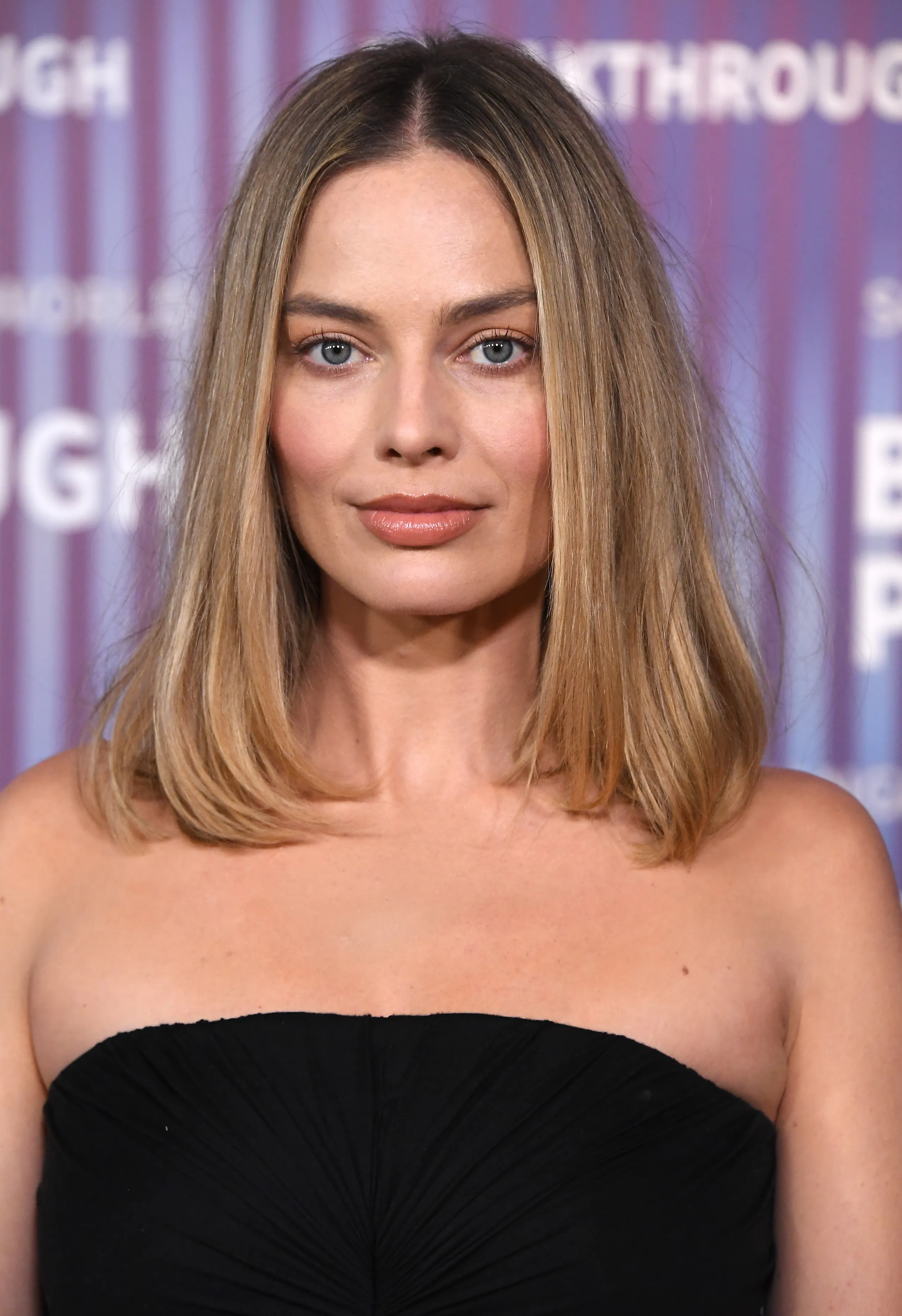 Фильм «Грозовой перевал» с Марго Робби получил трейлер